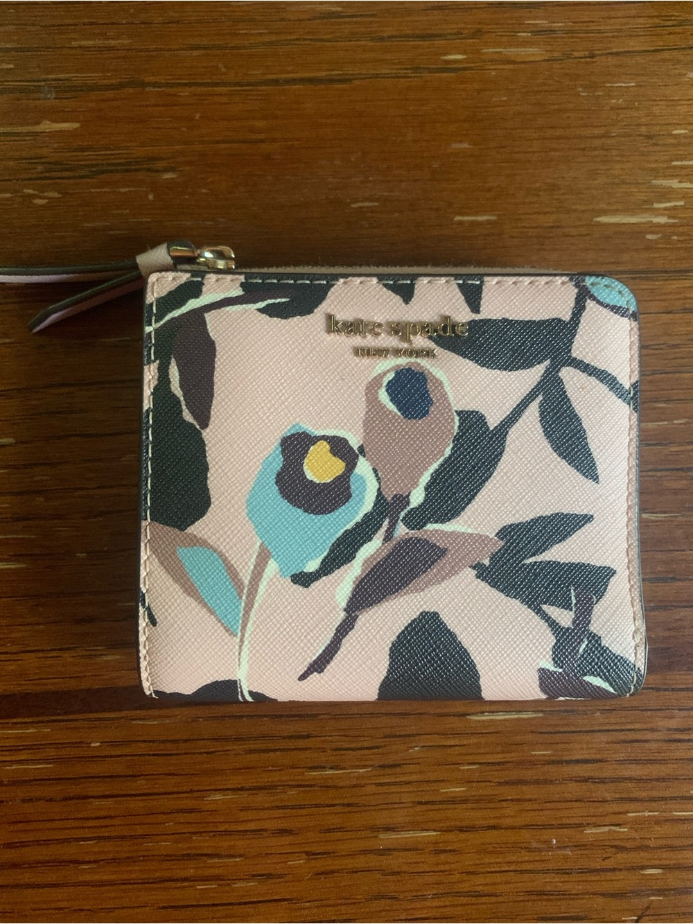 KATE SPADE Cameron Paper Rose Small L-zip Bifold Wallet great condition